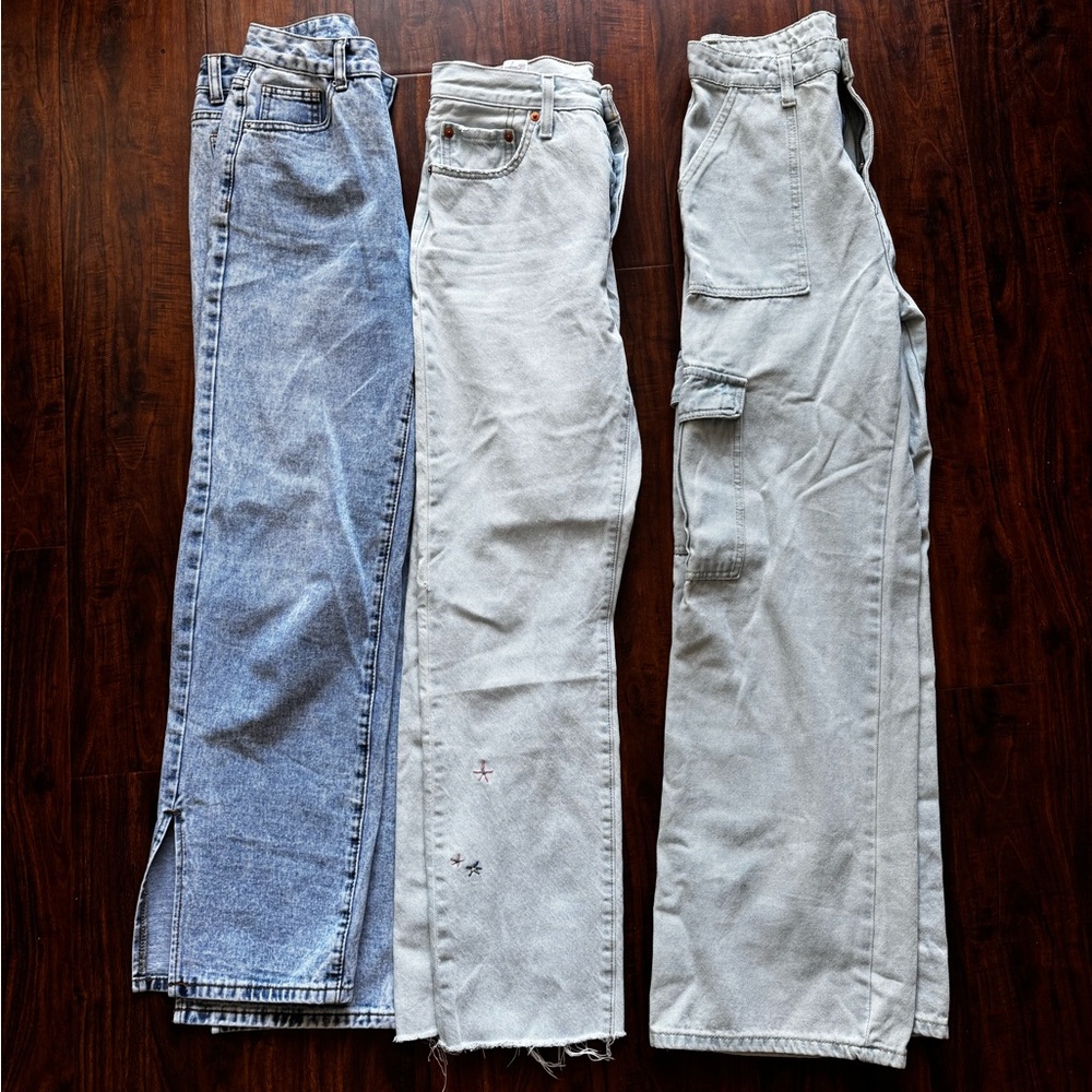 Women’s Light Wash Blue Jeans - Versatile Casual Style